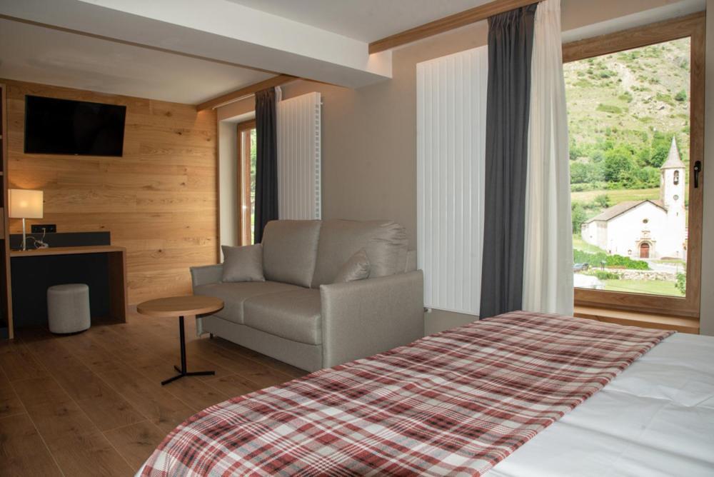 Hotel Roya Espot Exterior photo